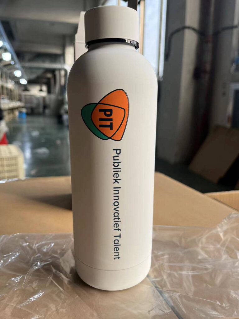 Gepersonaliseerde thermosfles met bedrijfslogo